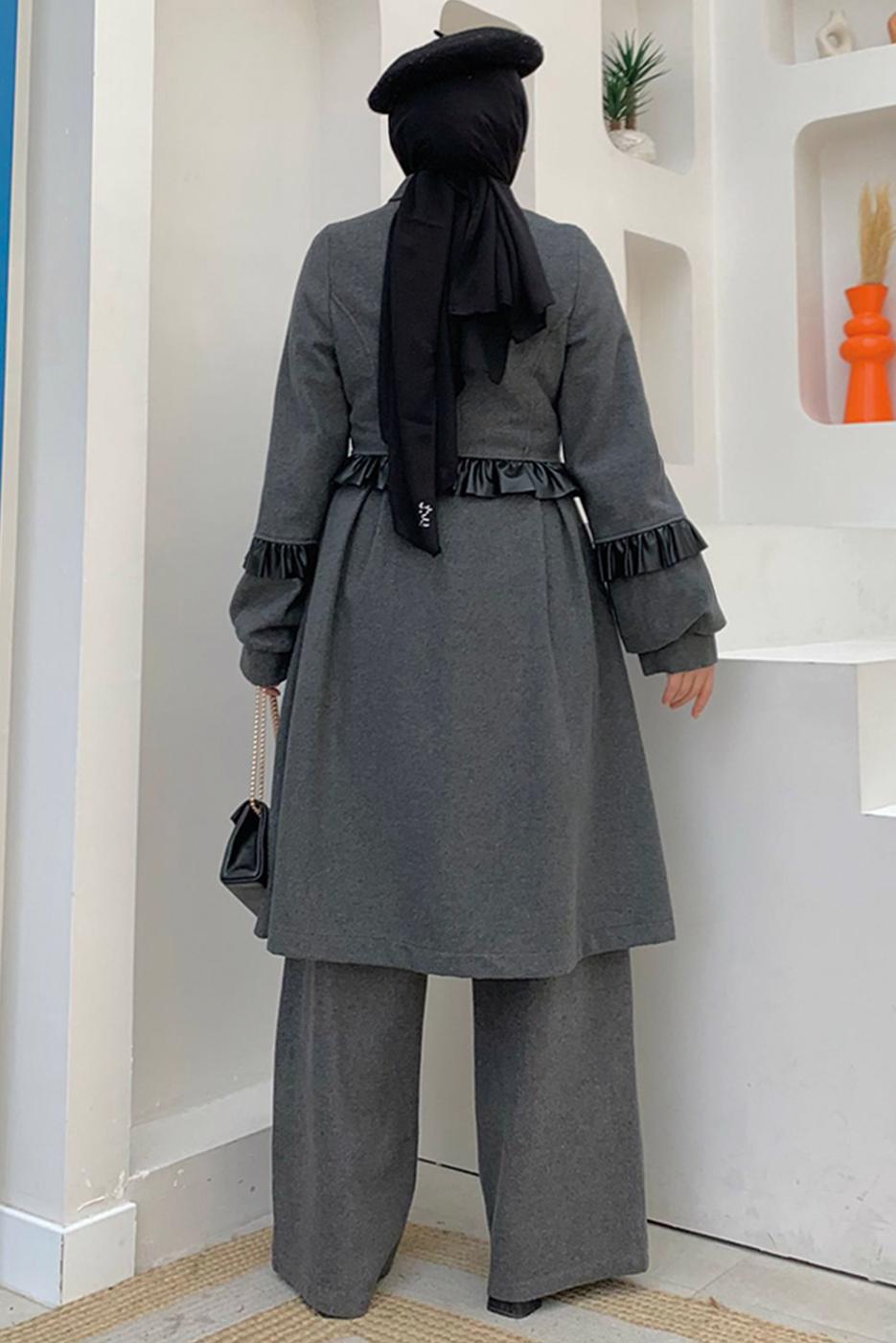 Tesettür giyim GRİ PİLİSE DETAYLI KAŞE KABAN T 5177