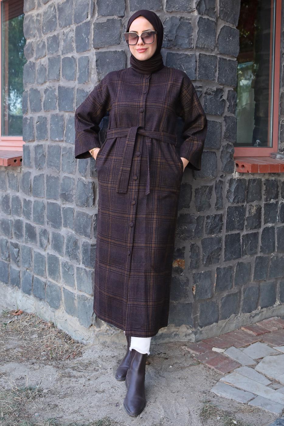 Tesettür giyim KAHVE EKOSE DESENLİ KUŞAKLI KABAN T 5495