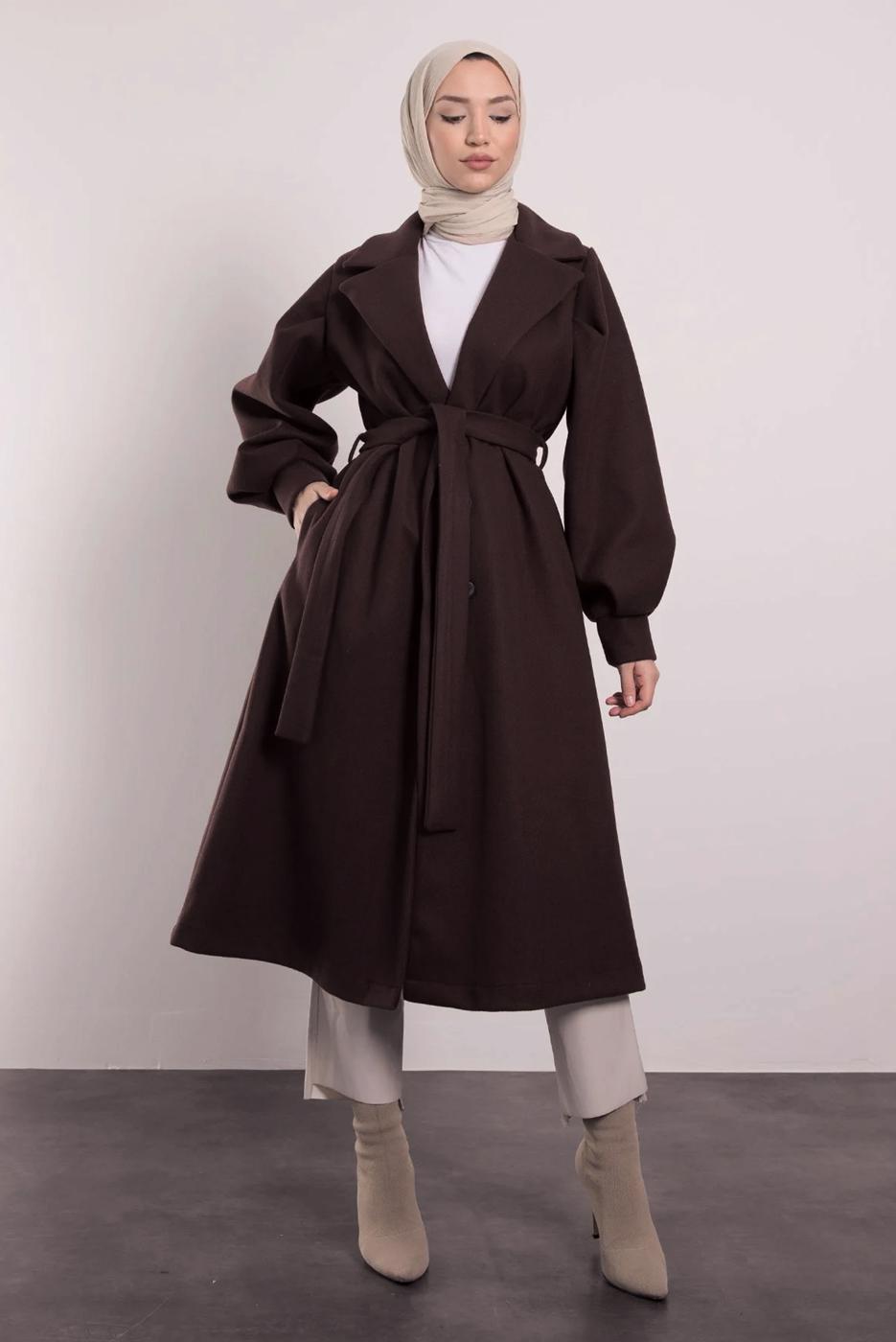 Tesettür giyim KAHVE KUŞAKLI KRUVAZE YAKA KABAN T 6495