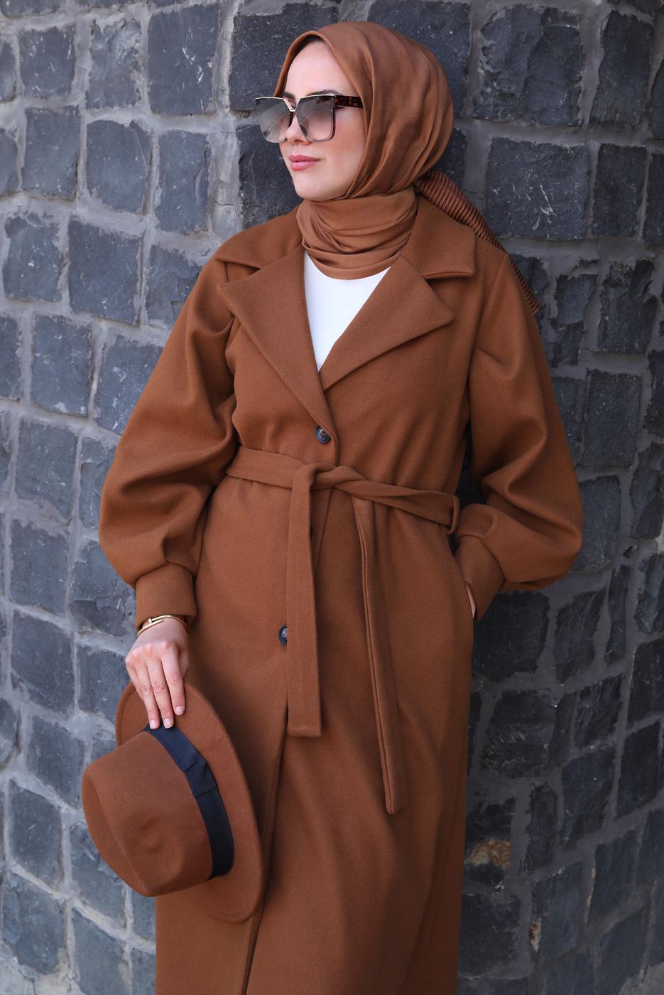 Tesettür giyim KAHVE KUŞAKLI KRUVAZE YAKA KABAN T 6495