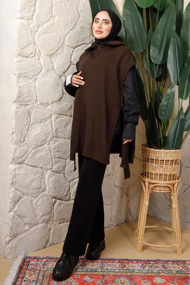 Tesettür giyim KAHVE FERMUAR DETAYLI KOLSUZ TRİKO PANÇO T 6208 - TRENDTESETTÜR