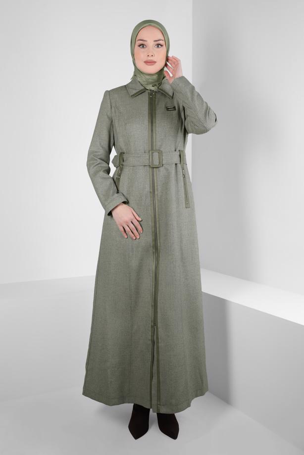Tesettür giyim HAKİ ALVİNA KEMERLİ PARDESÜ T 10825 - TRENDTESETTÜR
