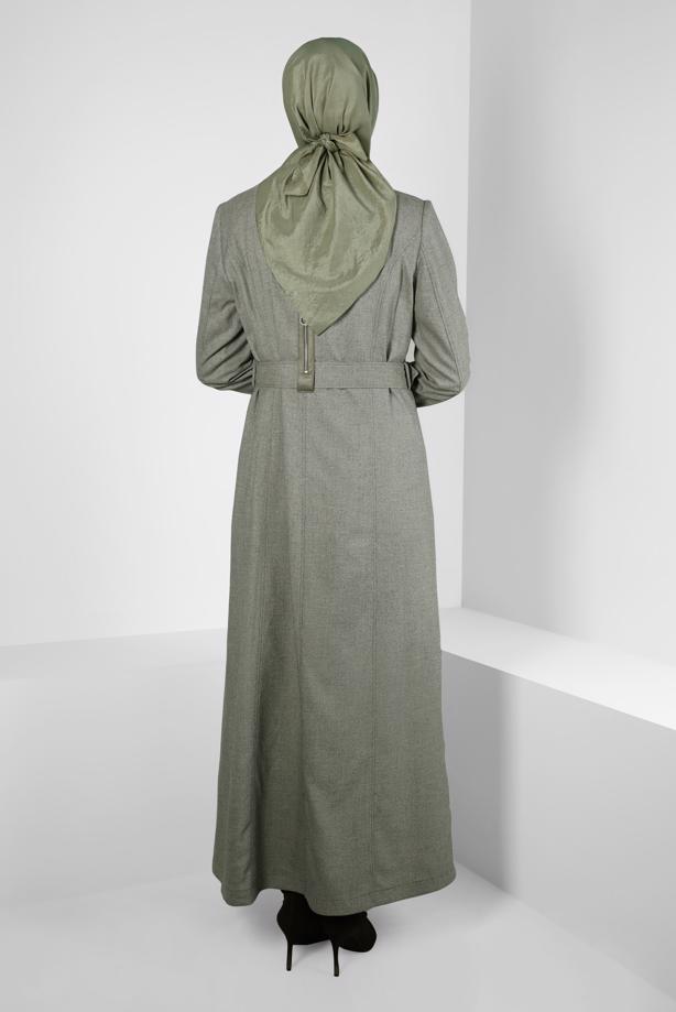 Tesettür giyim HAKİ ALVİNA KEMERLİ PARDESÜ T 10825 - TRENDTESETTÜR