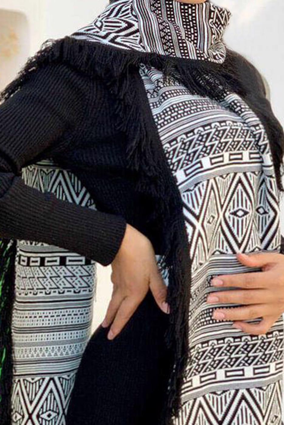 Tesettür giyim SİYAH ETNİK DESENLİ TRİKO ŞAL T 33222