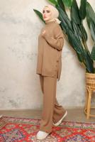 Tesettür giyim KAHVE BOĞAZLI YAKA İKİLİ PANTOLONLU TRİKO TAKIM T 0108