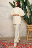 Tesettür giyim EKRU BOĞAZLI YAKA İKİLİ PANTOLONLU TRİKO TAKIM T 0108