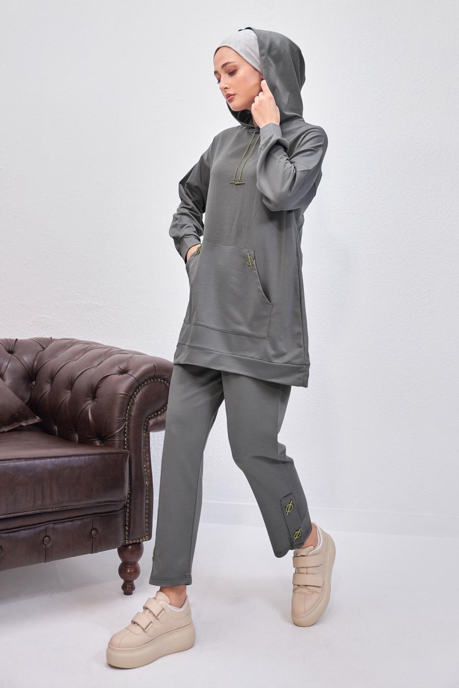 Tesettür giyim GRİ KAPÜŞONLU PANTOLONLU TAKIM T 0253