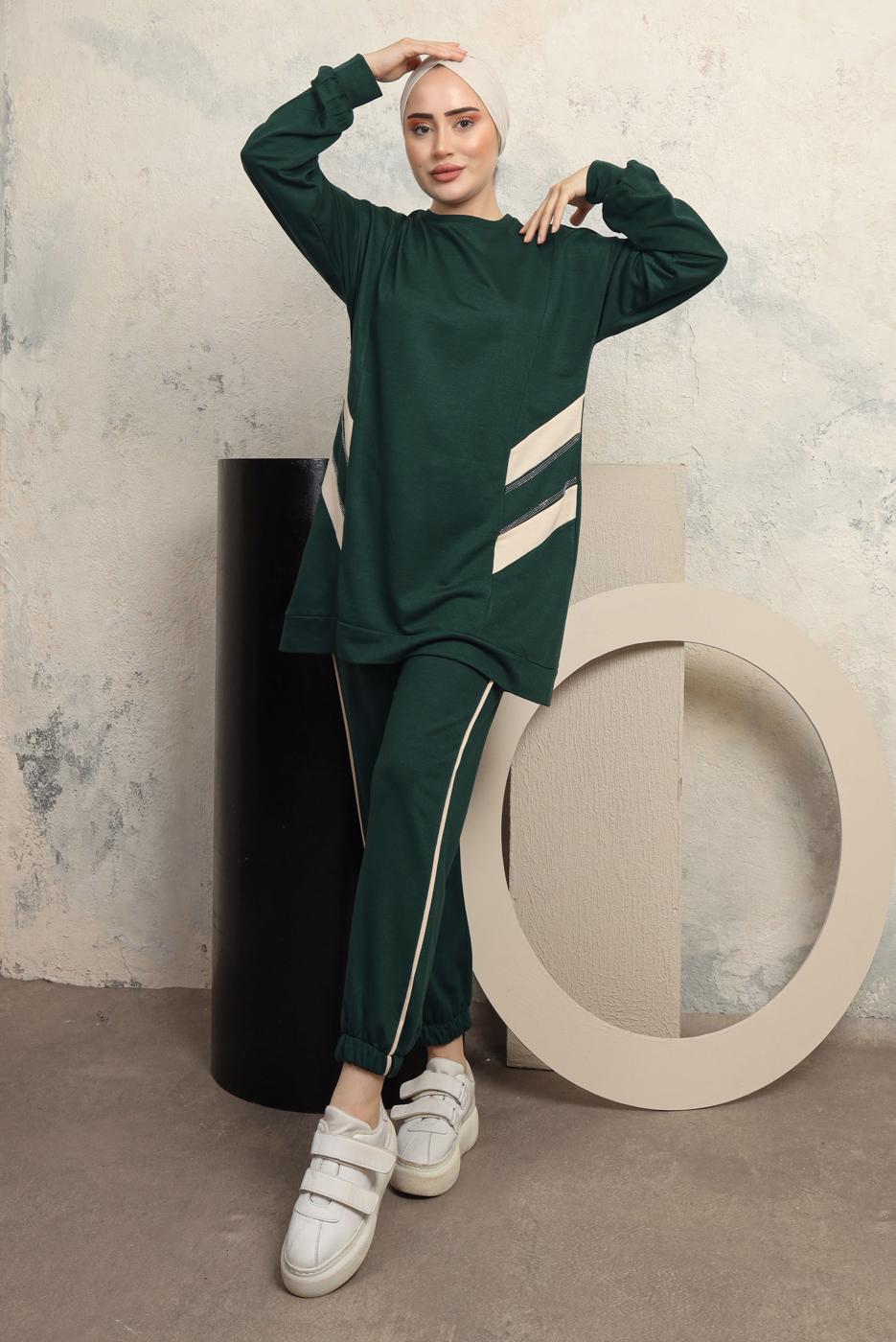 Tesettür giyim YEŞİL ŞERİT DETAYLI PANTOLONLU EŞOFMAN TAKIM T 1043