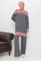 Tesettür giyim GRİ BOĞAZLI YAKA PANTOLONLU TRİKO TAKIM T 1108