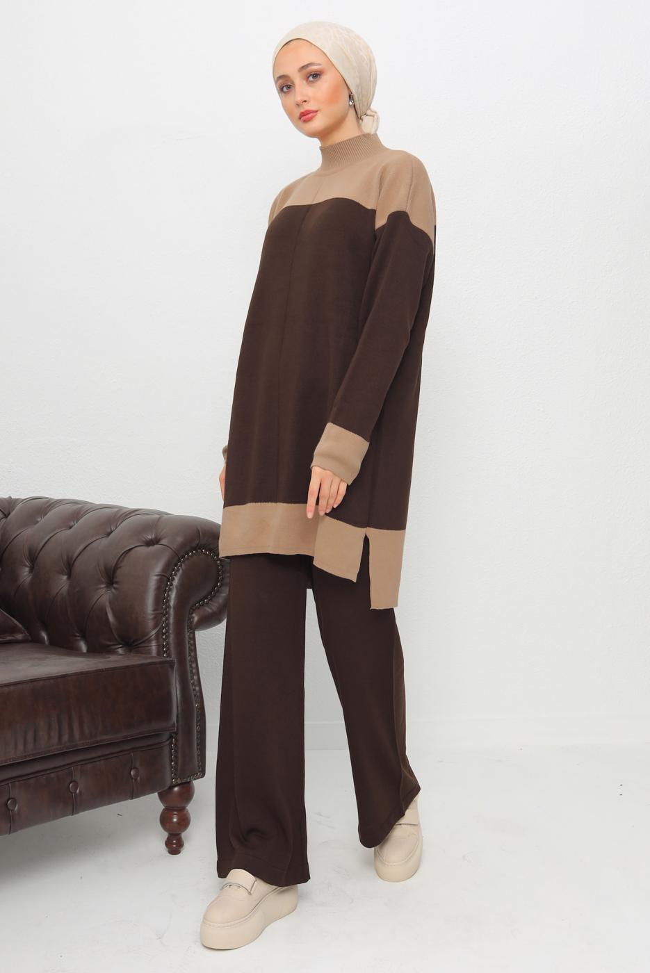 Tesettür giyim KAHVE BOĞAZLI YAKA PANTOLONLU TRİKO TAKIM T 1108