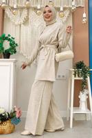 Tesettür giyim BEJ KUŞAKLI PANTOLONLU TAKIM T 20432