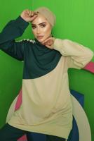 Tesettür giyim YEŞİL RENK BLOKLU PANTOLONLU EŞOFMAN TAKIM T 3043