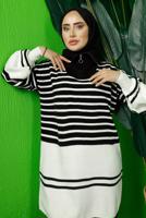 Tesettür giyim SİYAH FERMUAR DETAYLI ÇİZGİLİ PANTOLONLU TRİKO TAKIM T 3208