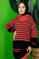 Tesettür giyim TURUNCU FERMUAR DETAYLI ÇİZGİLİ PANTOLONLU TRİKO TAKIM T 3208