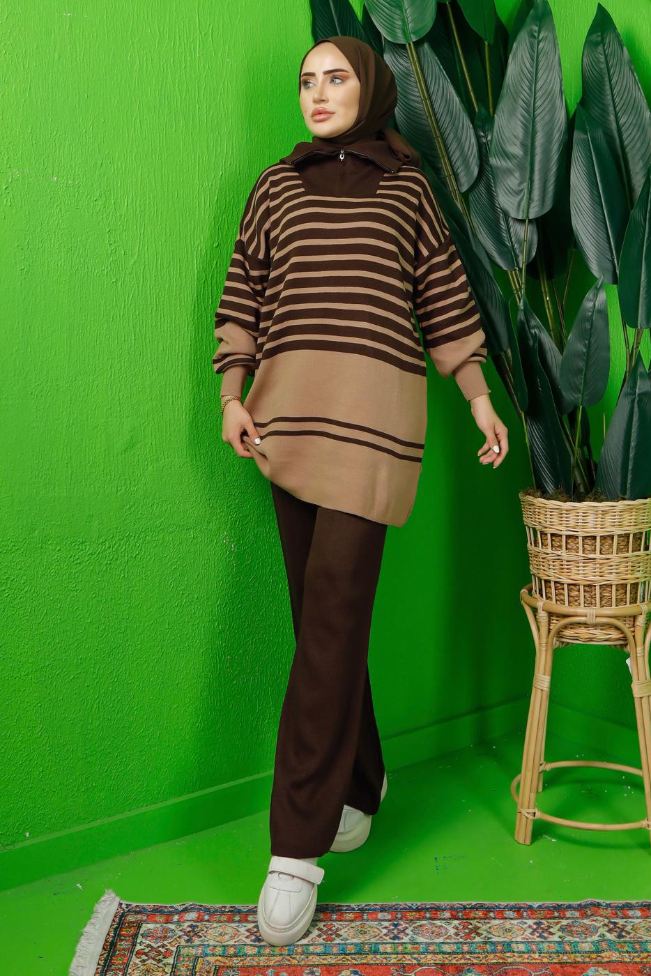 Tesettür giyim KAHVE FERMUAR DETAYLI ÇİZGİLİ PANTOLONLU TRİKO TAKIM T 3208