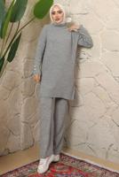 Tesettür giyim GRİ DÜĞME DETAYLI PANTOLONLU TRİKO TAKIM T 3508