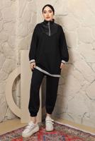 Tesettür giyim SİYAH YAKASI FERMUARLI ŞERİTLİ PANTOLONLU TAKIM T 4043