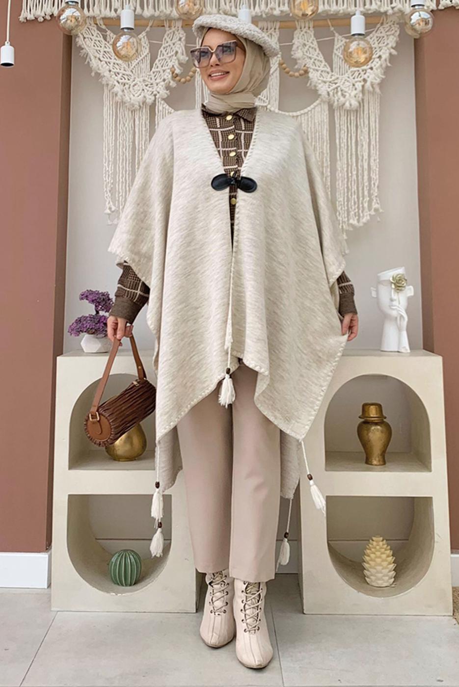 Tesettür giyim BEJ PÜSKÜL DETAYLI PANÇO T 4061