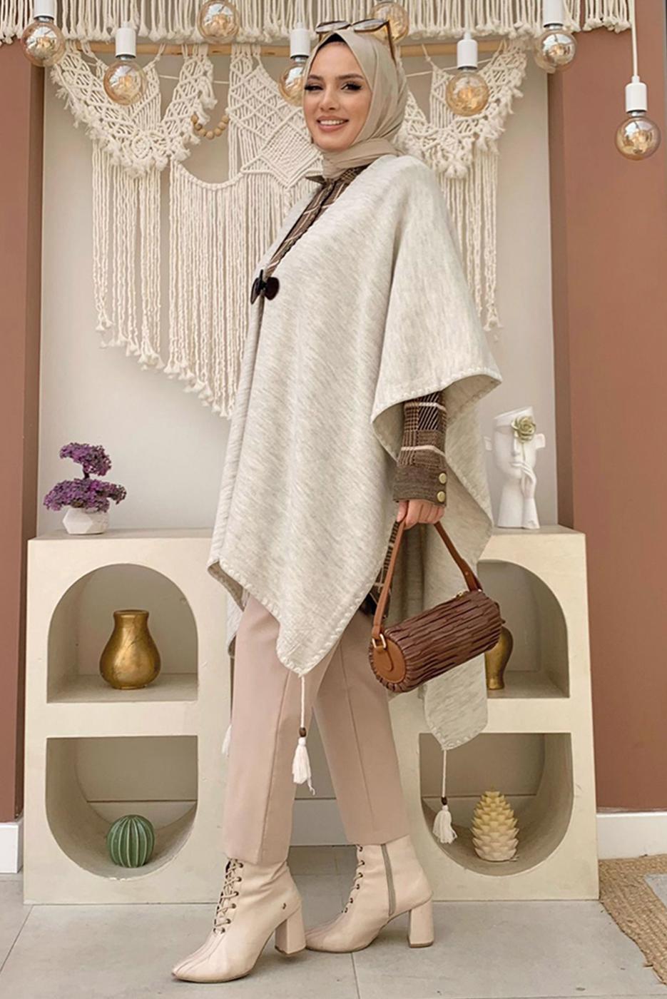 Tesettür giyim BEJ PÜSKÜL DETAYLI PANÇO T 4061