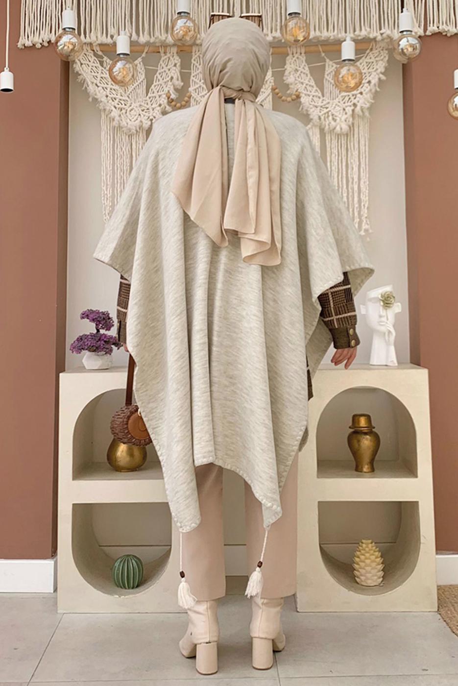 Tesettür giyim BEJ PÜSKÜL DETAYLI PANÇO T 4061