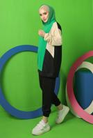 Tesettür giyim YEŞİL RENK BLOKLU KAPÜŞONLU PANTOLONLU TAKIM T 5043