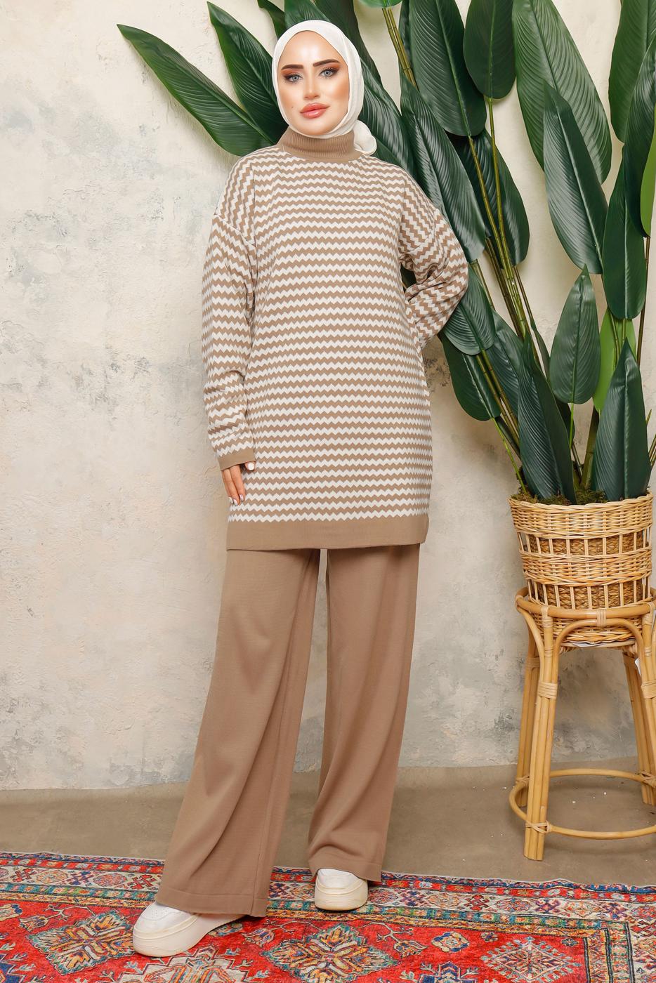 Tesettür giyim KAHVE ZİKZAK DESENLİ BOĞAZLI YAKA PANTOLONLU TAKIM T 5108