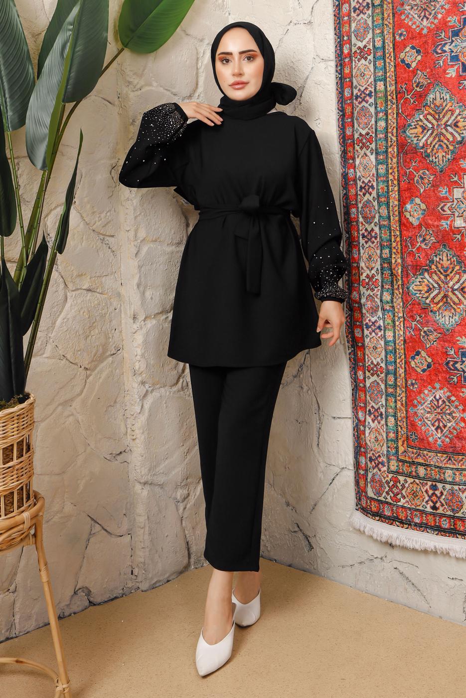 Tesettür giyim SİYAH KOLU TAŞ BASKILI KUŞAKLI PANTOLONLU TAKIM T 6243