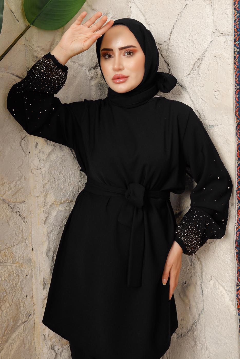 Tesettür giyim SİYAH KOLU TAŞ BASKILI KUŞAKLI PANTOLONLU TAKIM T 6243