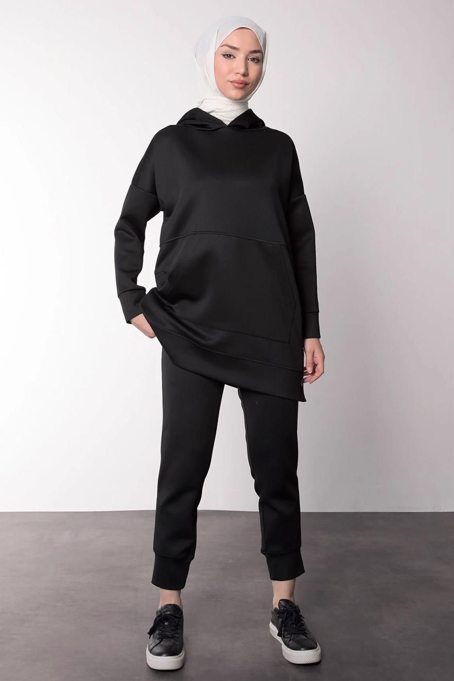 Tesettür giyim SİYAH KAPÜŞONLU SCUBA PANTOLONLU TAKIM T 6605