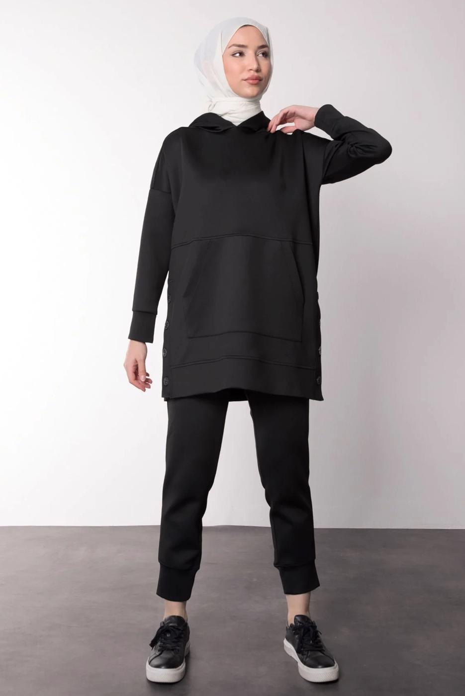 Tesettür giyim SİYAH KAPÜŞONLU SCUBA PANTOLONLU TAKIM T 6605