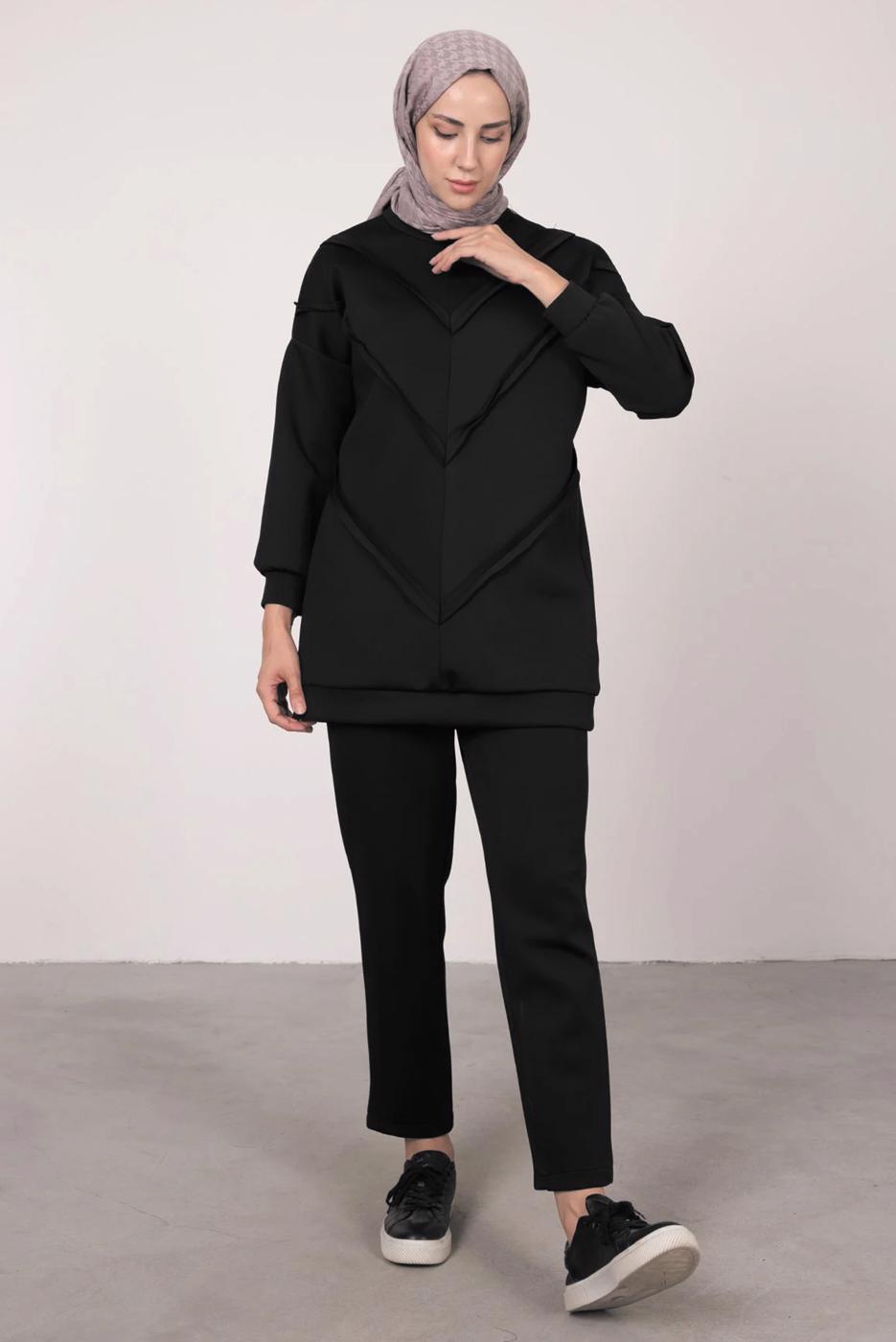 Tesettür giyim SİYAH SCUBA PANTOLONLU TAKIM T 7605