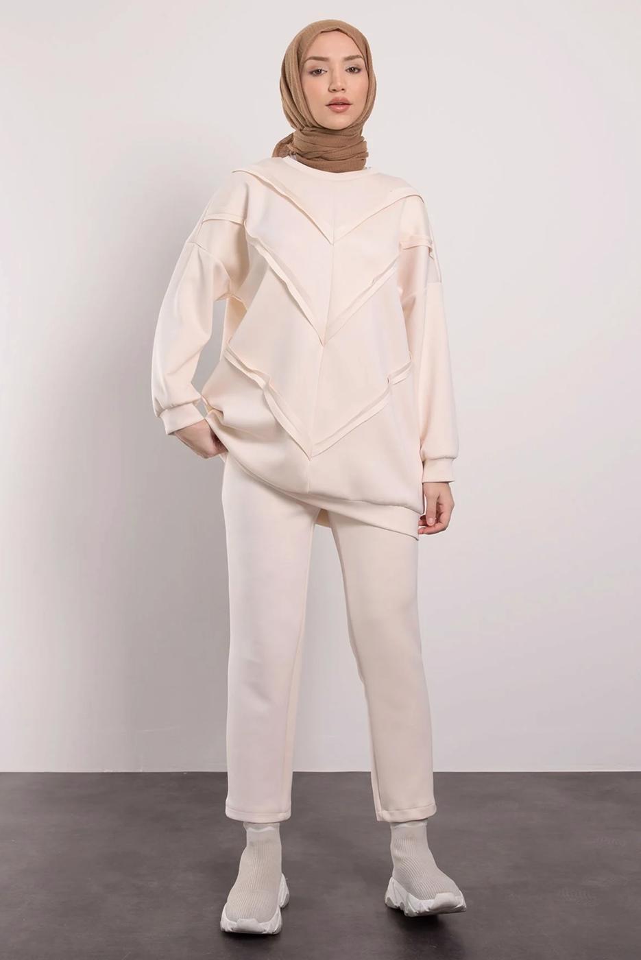 Tesettür giyim BEJ SCUBA PANTOLONLU TAKIM T 7605