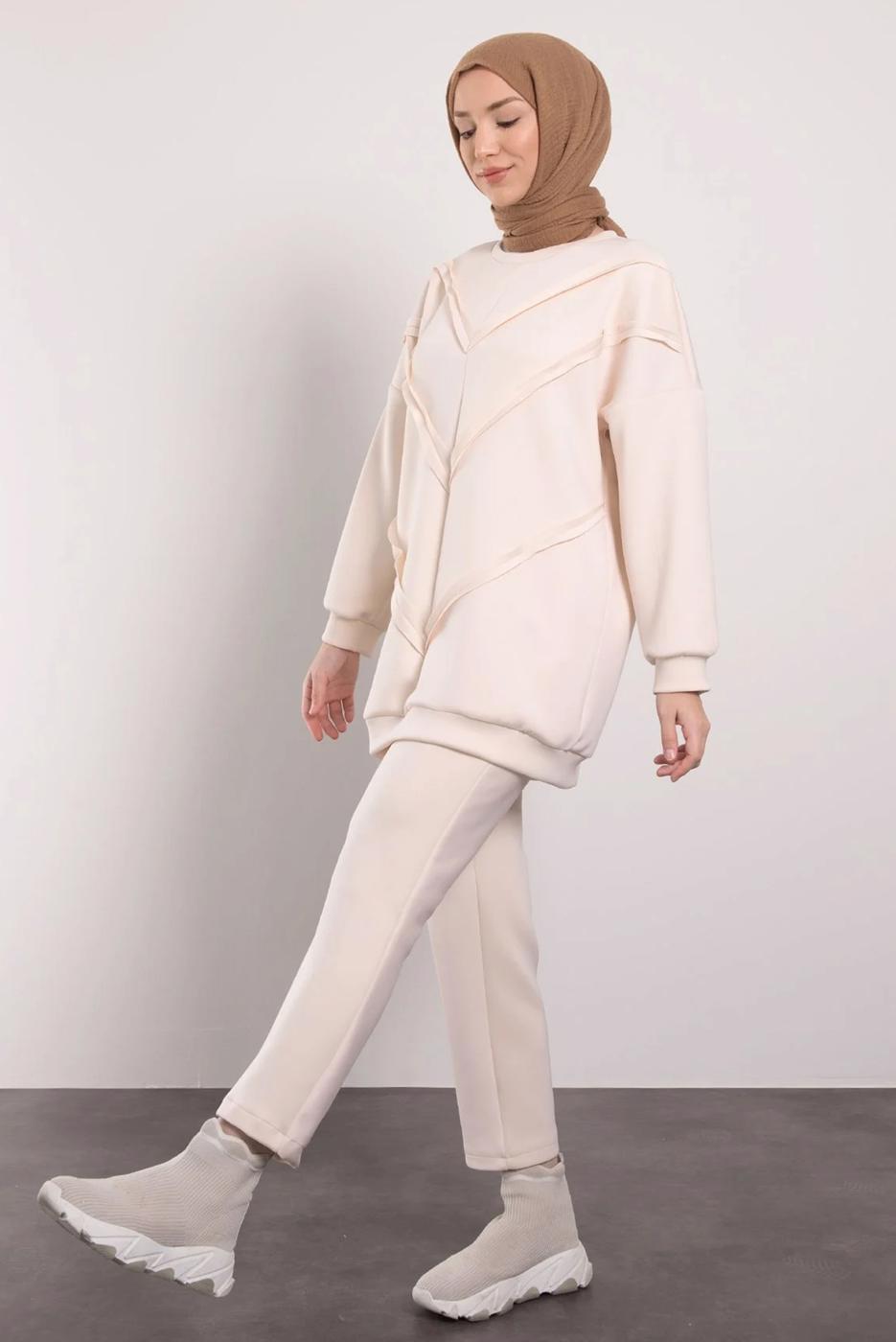 Tesettür giyim BEJ SCUBA PANTOLONLU TAKIM T 7605