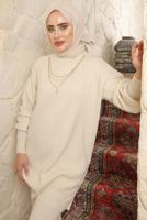 Tesettür giyim EKRU ZİNCİR DETAYLI PANTOLONLU TAKIM T 8058