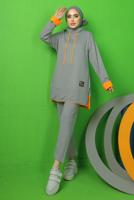 Tesettür giyim GRİ BAĞCIK DETAYLI PANTOLONLU EŞOFMAN TAKIM T 9043