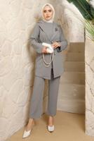 Tesettür giyim GRİ BROŞ DETAYLI KUŞAKLI PANTOLONLU TAKIM T 9243