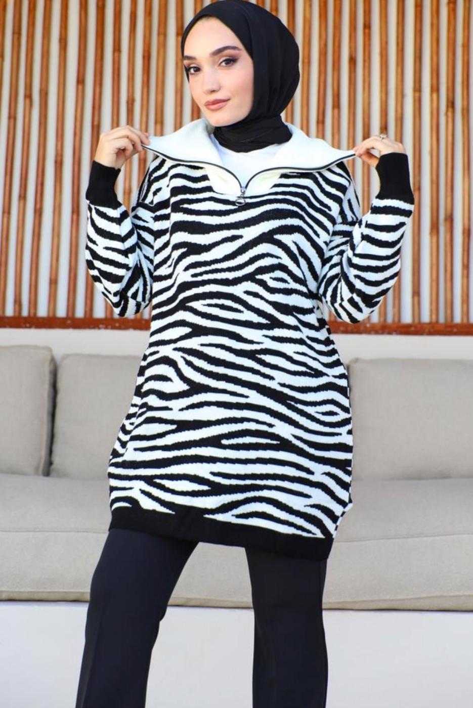 Tesettür giyim EKRU ZEBRA DESENLİ TRİKO TUNİK T 12011