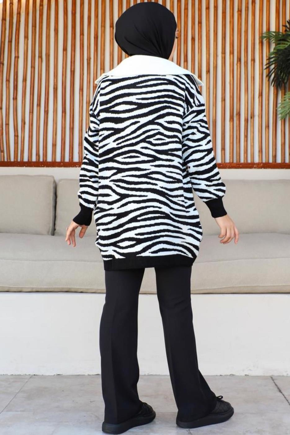 Tesettür giyim EKRU ZEBRA DESENLİ TRİKO TUNİK T 12011