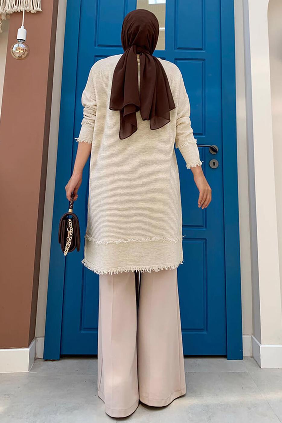 Tesettür giyim BEJ PÜSKÜL DETAYLI TRİKO TUNİK T 4132