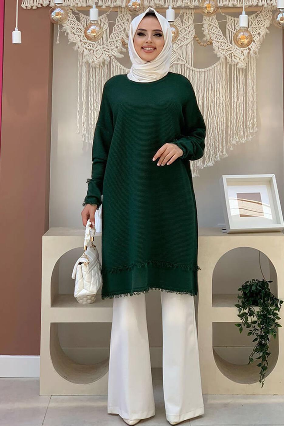 Tesettür giyim YEŞİL PÜSKÜL DETAYLI TRİKO TUNİK T 4132