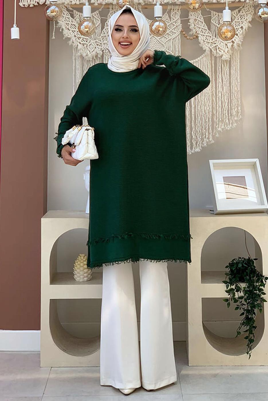 Tesettür giyim YEŞİL PÜSKÜL DETAYLI TRİKO TUNİK T 4132