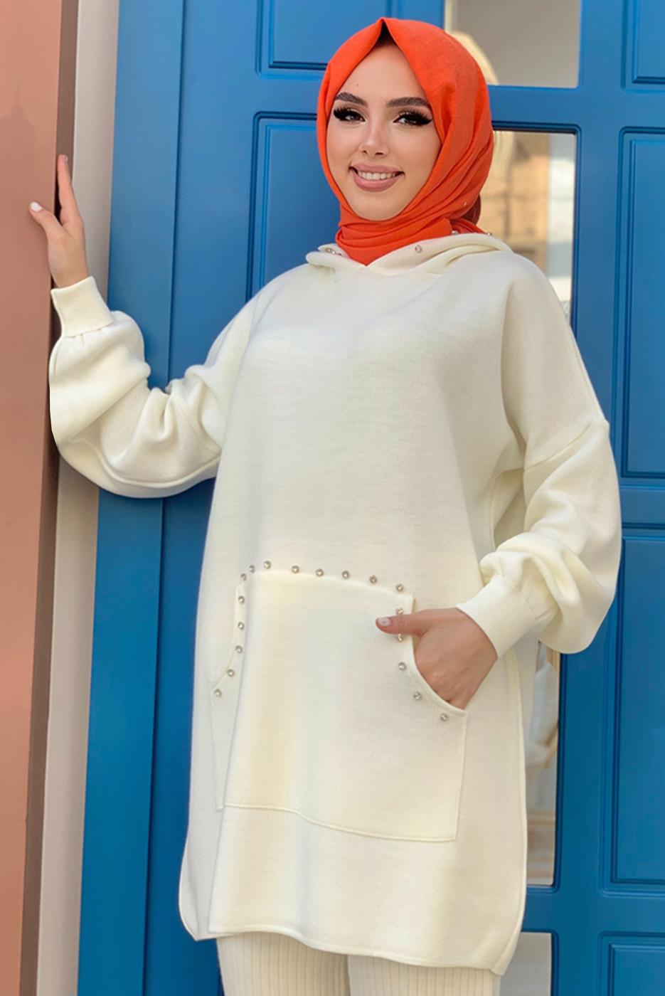 Tesettür giyim EKRU KAPÜŞONLU TAŞ DETAYLI TRİKO TUNİK T 44222