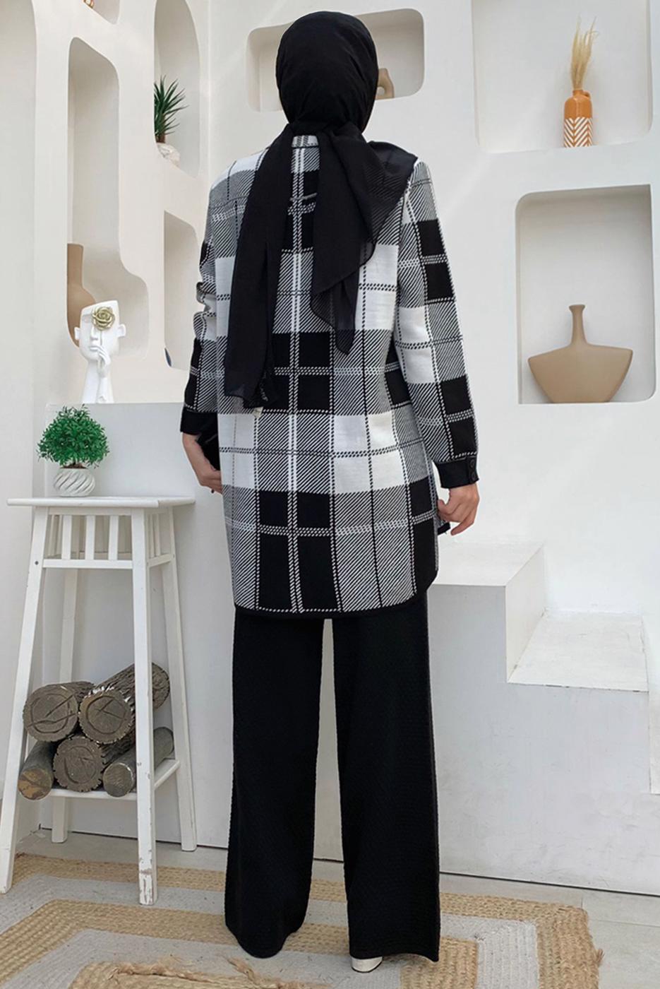 Tesettür giyim EKRU KARELİ TRİKO TUNİK T 4734