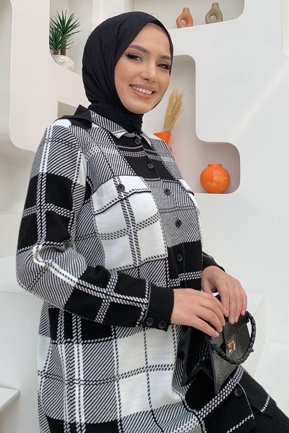 Tesettür giyim EKRU KARELİ TRİKO TUNİK T 4734