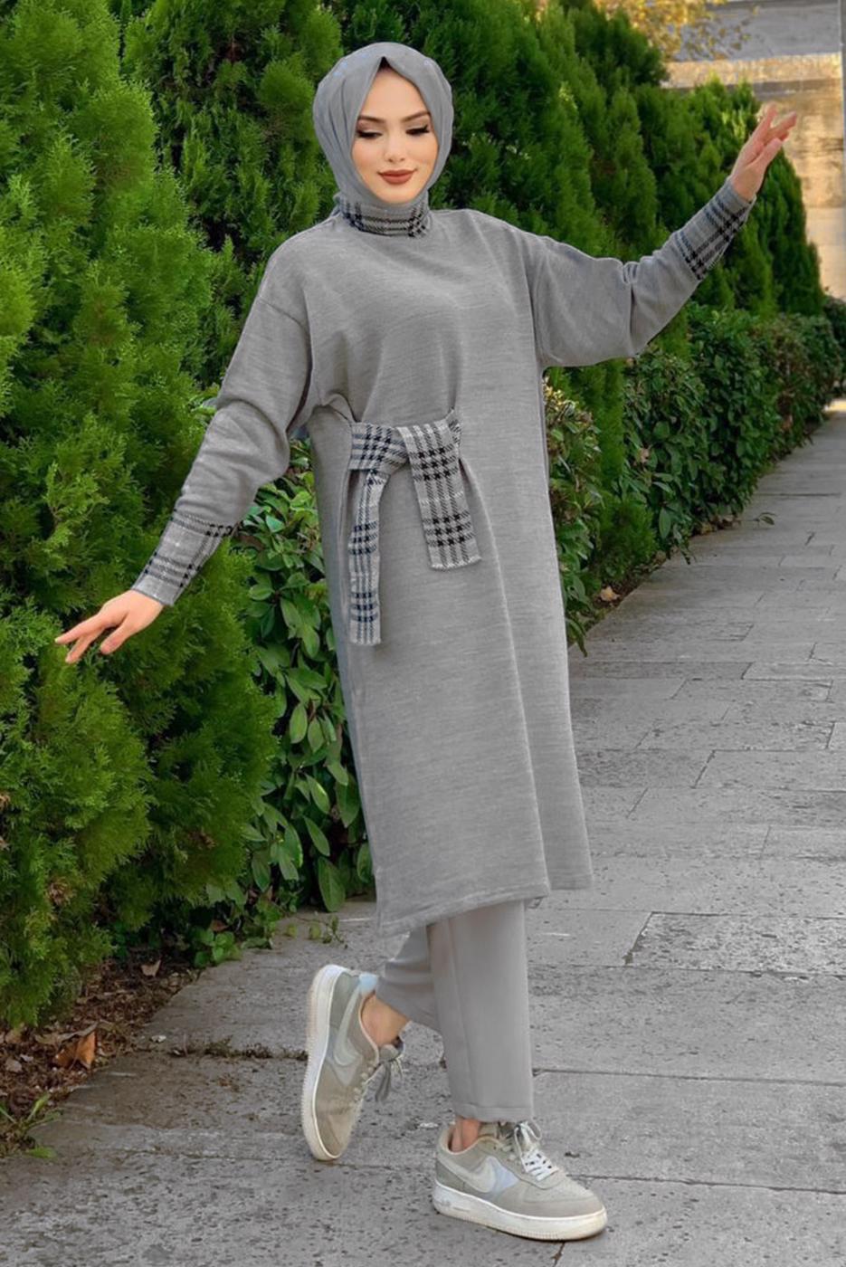 Tesettür giyim GRİ DİK YAKA TRİKO TUNİK T 8334