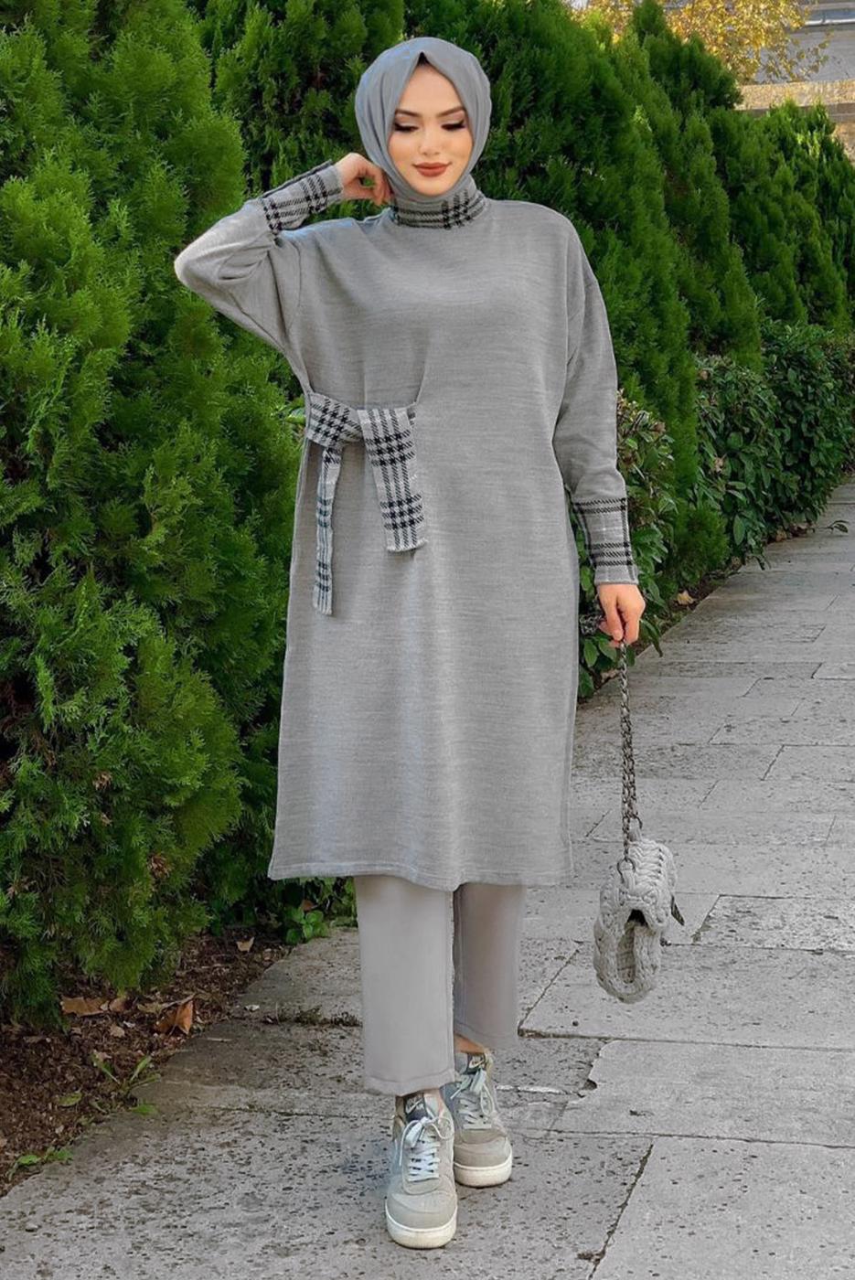 Tesettür giyim GRİ DİK YAKA TRİKO TUNİK T 8334