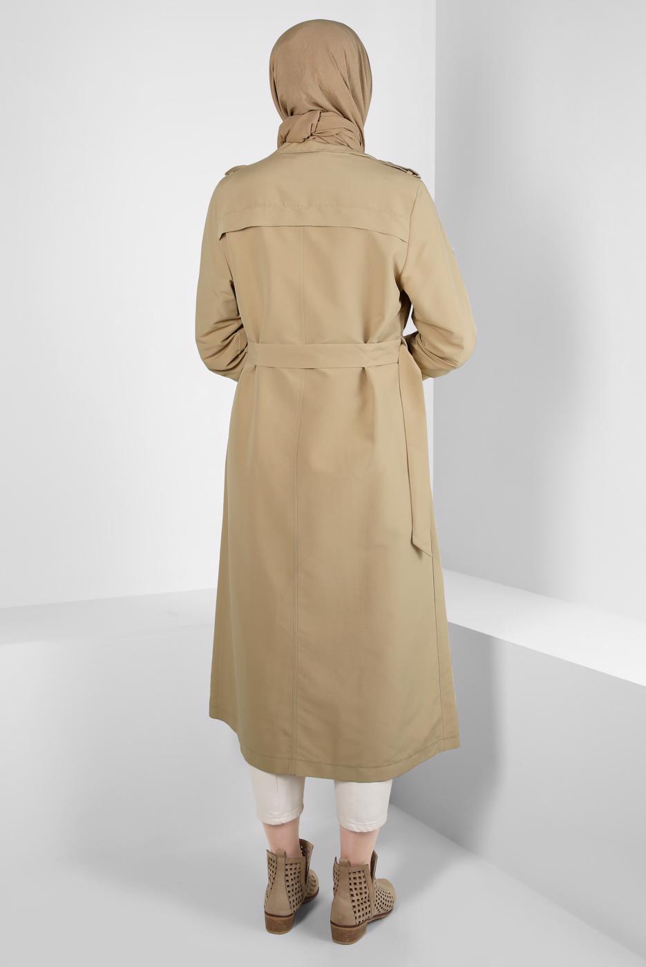 Tesettür giyim BEJ KRUVAZE YAKA BANTLI KEMERLİ TRENÇKOT T 083