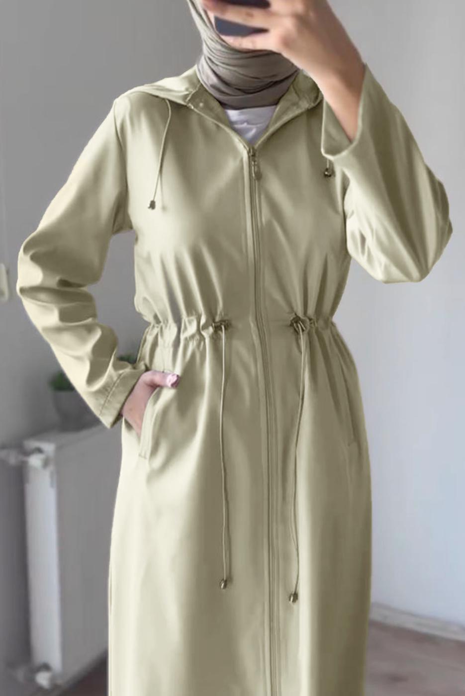 Tesettür giyim BEJ KAPÜŞONLU BELİ BÜZGÜLÜ TRENÇKOT T 1495