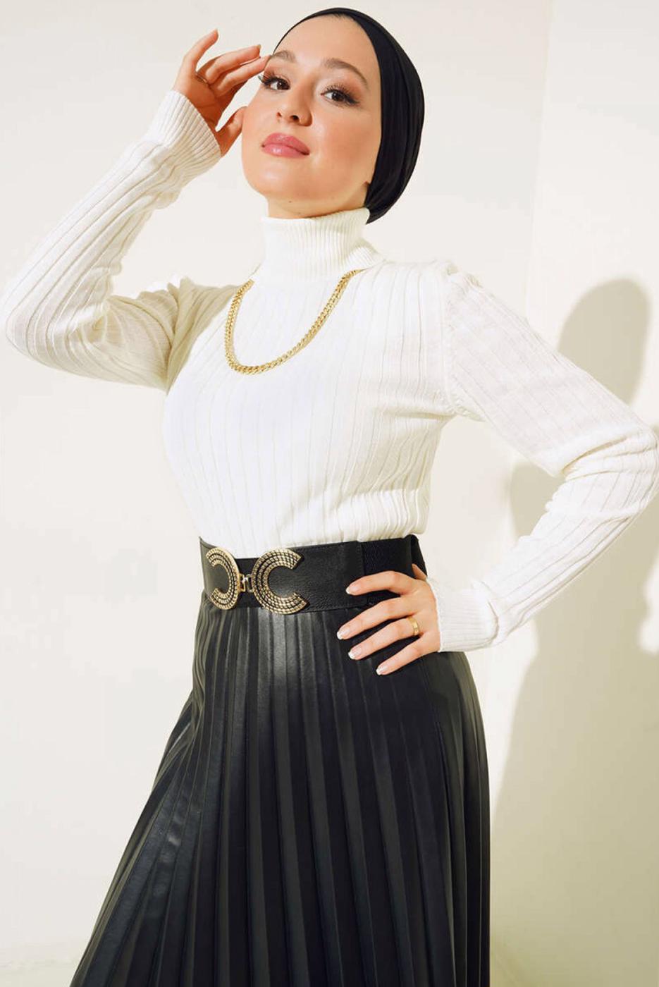 Tesettür giyim EKRU BALIKÇI YAKA TRİKO BODY T 0485