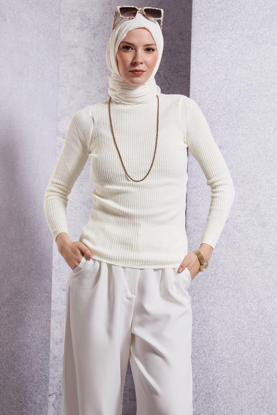 Tesettür giyim EKRU BOĞAZLI TRİKO KAZAK T 6408